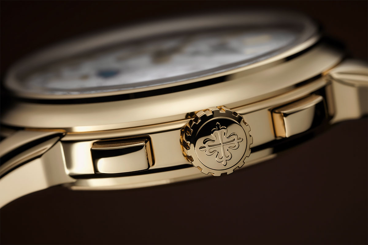 Patek Philipp Ref 5270J 001 in yellow gold case crown and side profile