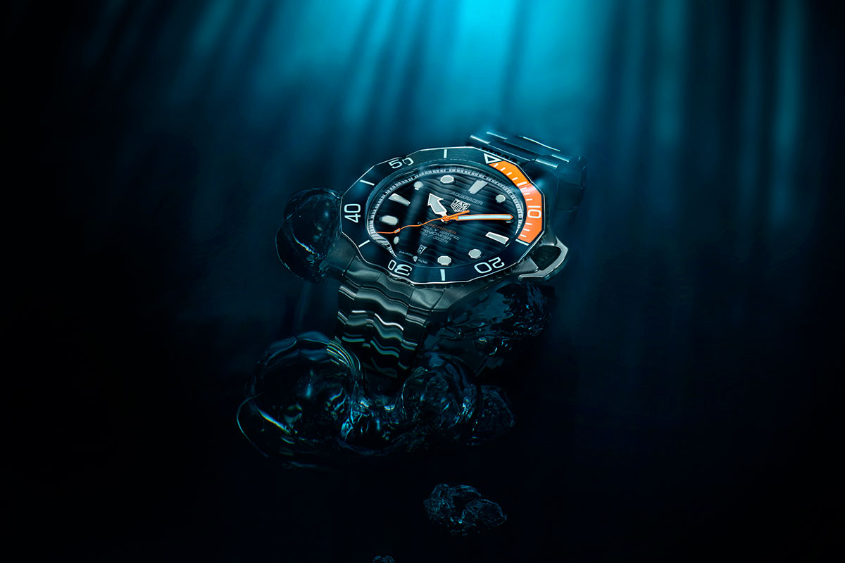 Tag Heuer Aqauaracer Professional 1000 Superdiver Wbp5a8a Submerged