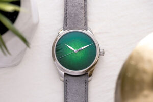 H.-Moser-Cie-Endeavour-Centre-Seconds-Concept-Lime-Green-At-Cortina-Watch-1