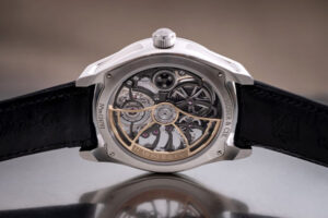 H.-Moser-Cie.-Pioneer-Cylindrical-Tourbillon-at-Cortina-Watch-3