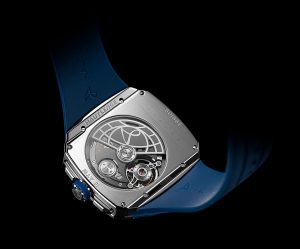 The transparent caseback is a joy to behold but doesn’t quite reveal the secrets of the linear hour mechanism.