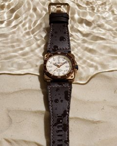 The BR 03-92 Diver White Bronze evokes the glorious hours of the first underwater explorations with a modern flair.