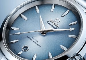 The Seamaster Aqua Terra in 38mm features an understated and elegant dial in Summer Blue.