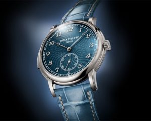 The Patek Philippe Ref. 5178G-012 Minute Repeater comes in a stunning flinqué blue Grand Feu enamel dial.