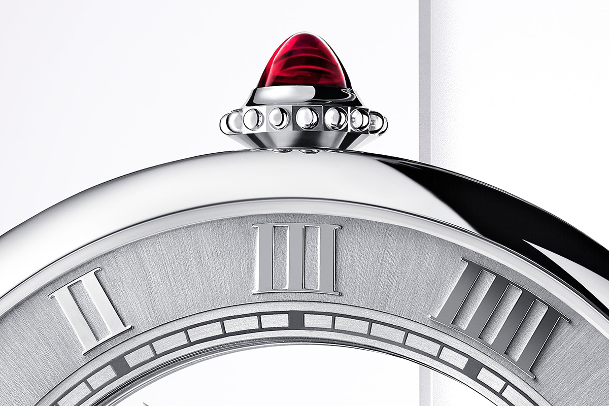 Cortina Watch Cartier Fine Watchmaking Masse Mysterieuse Crown Closeup Feature