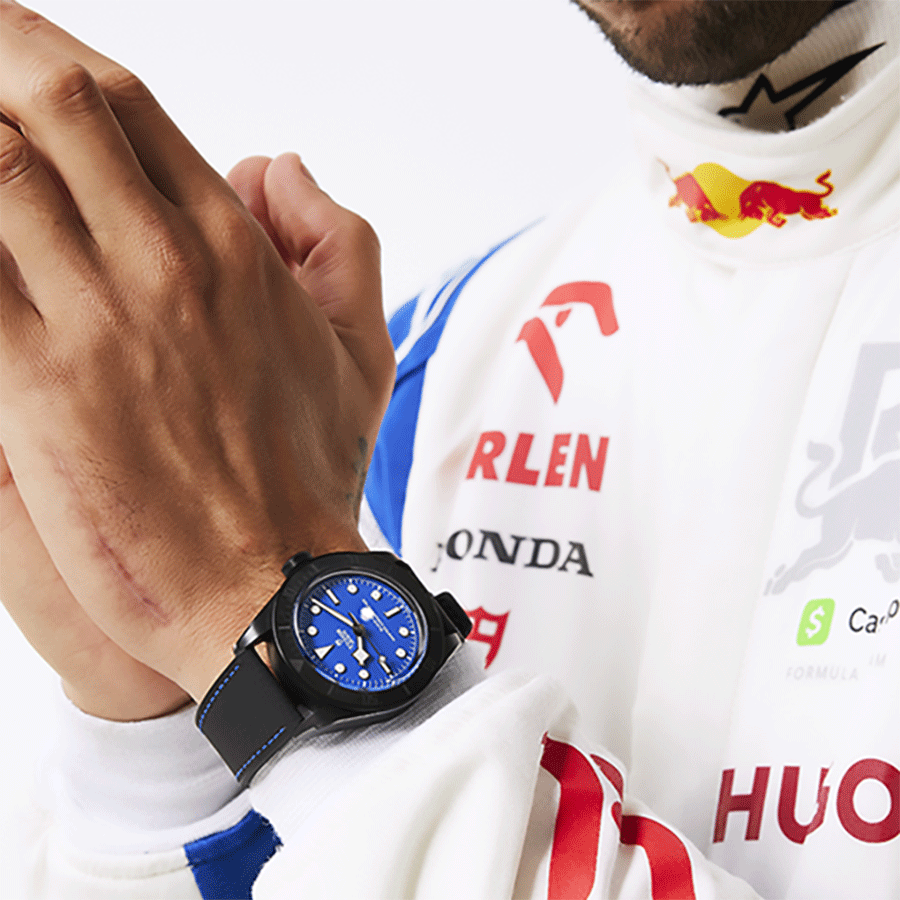 TUDORBlack BayBlack Bay41mm matt black ceramic case with micro-blasted finish and monobloc middle case Open case back in black-PVD-treated 316L steel with sapphire crystal - M79210CNU-0007 at Cortina Watch Malaysia