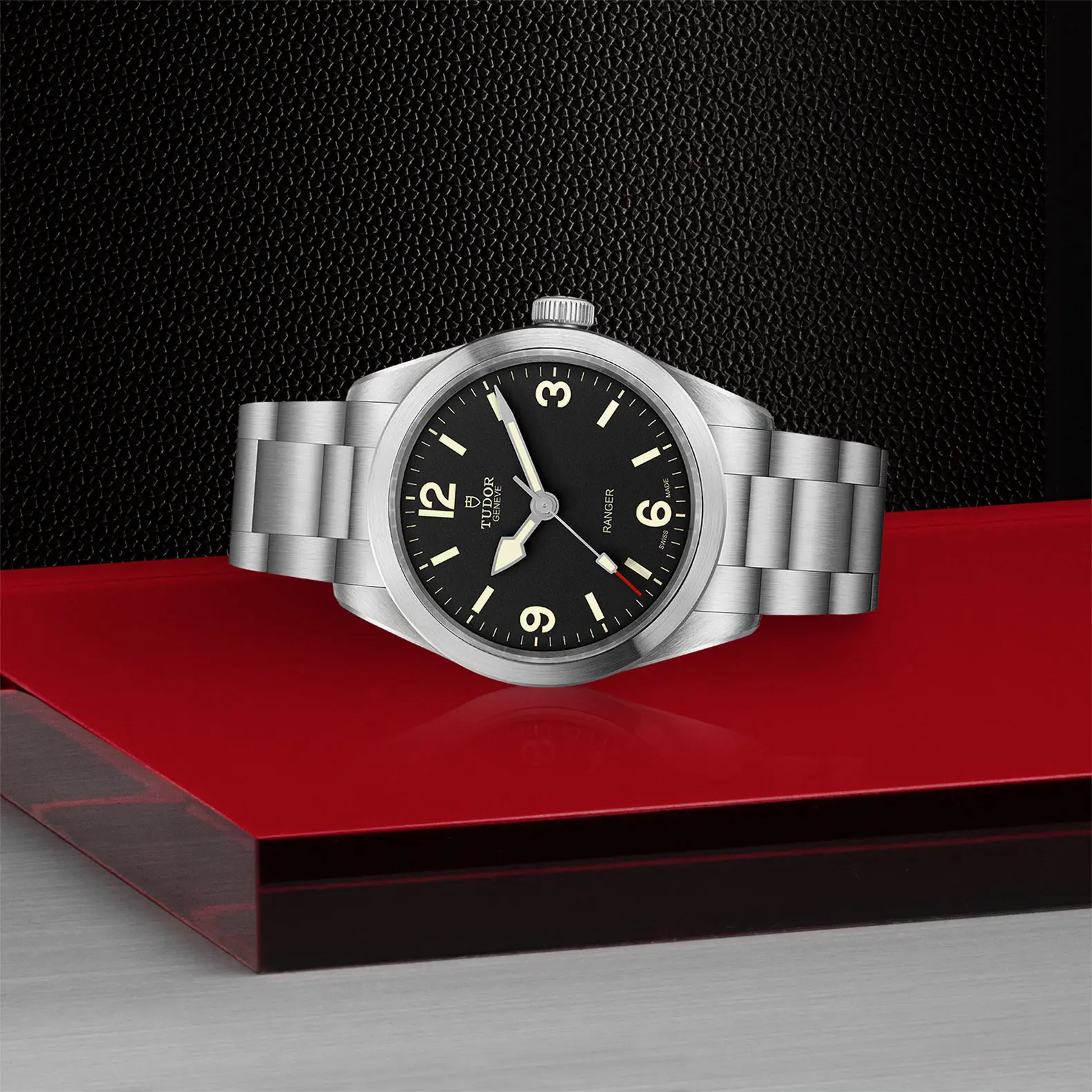 TUDORRanger帝舵游侠型磨砂钢表壳，直径39毫米 - M79950-0001 at Cortina Watch Malaysia