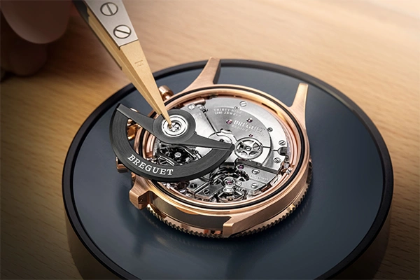 Type XX Chronograph 2067 Gold in the Spotlight