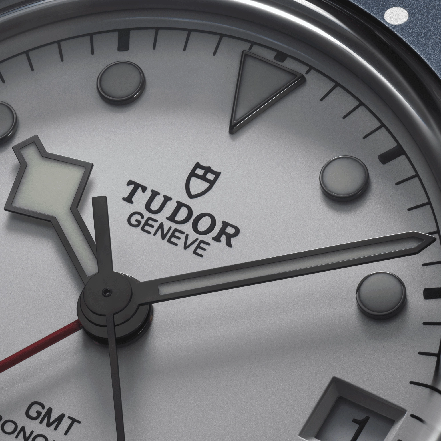 TUDORBlack Bay GMT碧湾格林尼治型磨光及磨砂钢表壳，直径41毫米 - M79830RB-0010 at Cortina Watch Malaysia