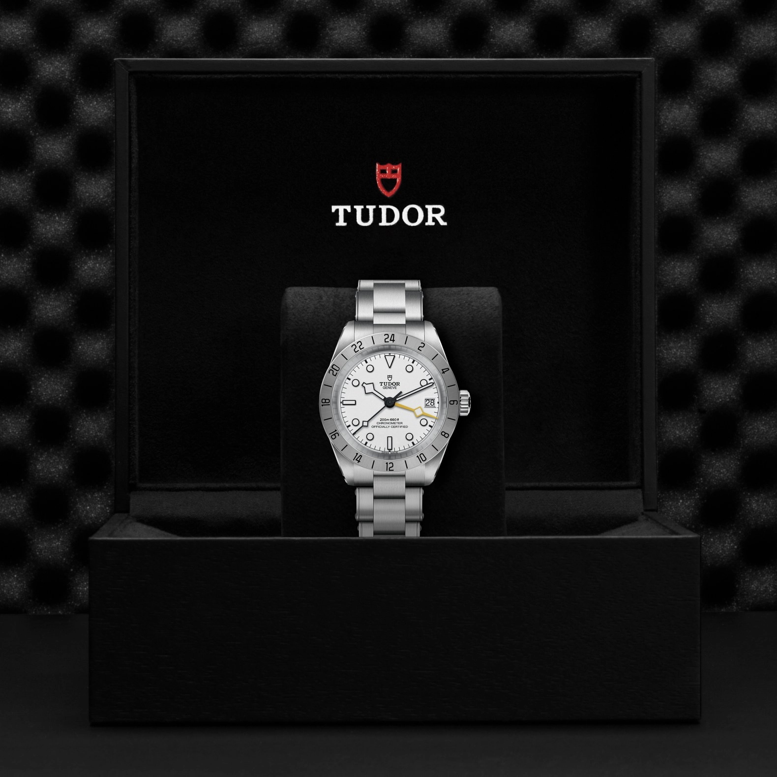 TUDORBlack Bay ProBlack Bay Pro39mm steel case with polished and satin finish - M79470-0004 at Cortina Watch Thailand