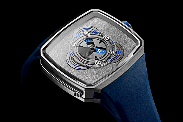 Hautlence Vagabonde Series 4 Cortina Watch front