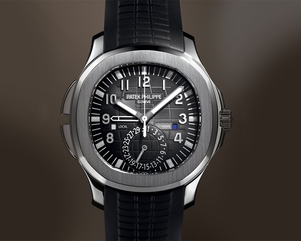 The Patek Philippe Aquanaut Travel Time today is powered by the Caliber 26-330 S C FUS, which is based on Cottier’s Twin Hour movement design for Patek Philippe dating back to 1961. 