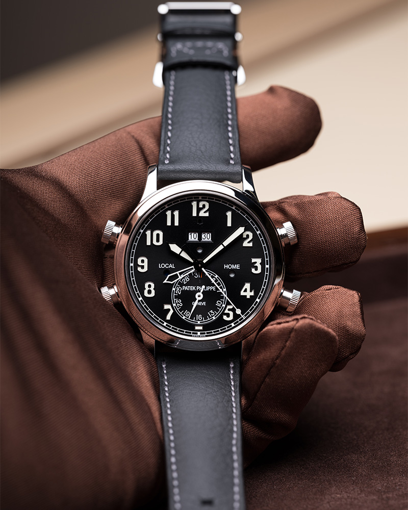 The Patek Philippe Ref. 5520P Calatrava Pilot Alarm Travel Time may appear to look simple, but years of innovation has gone into the development of the Caliber AL 30-660 S C FUS that drives the watch’s seamless operation.
