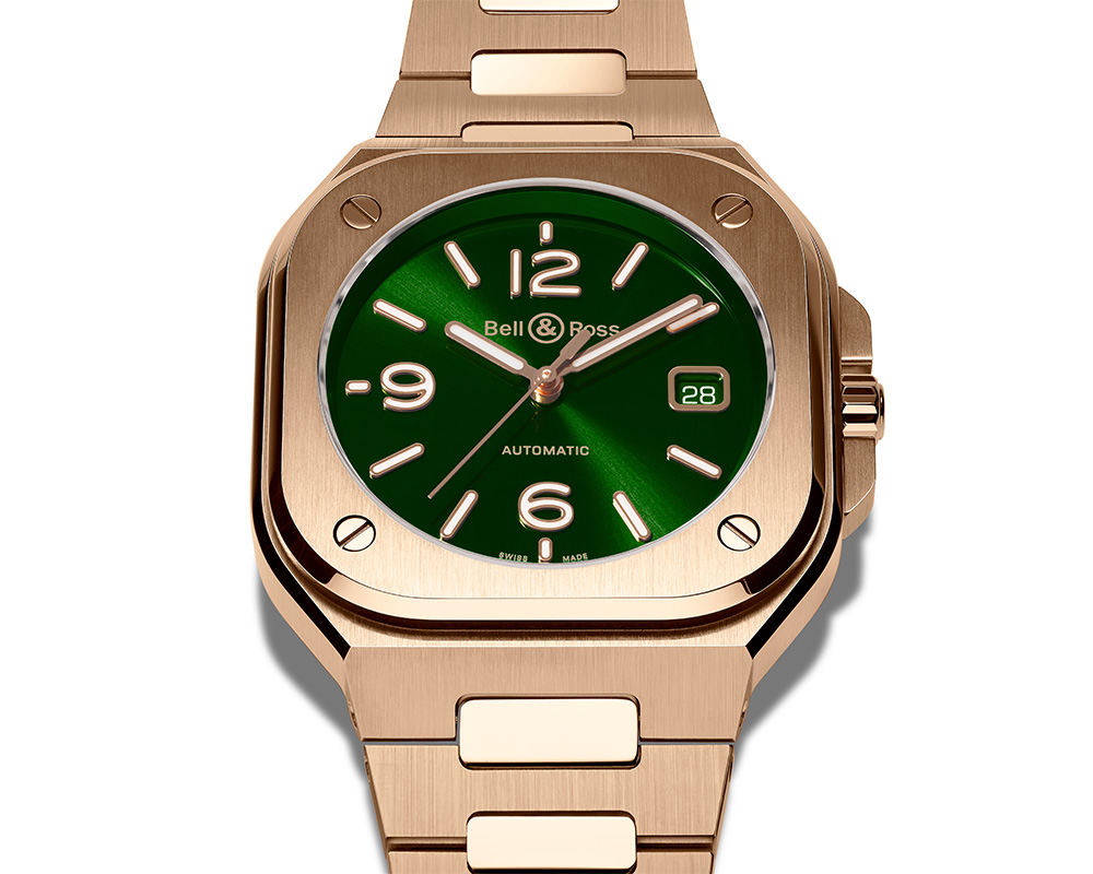 Bell & Ross_BR05 Green Gold_BR05A-gn-pg_Cortina Watch_close up