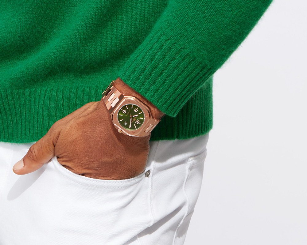 Bell & Ross_BR05 Green Gold_BR05A-gn-pg_Cortina Watch_lifestyle image