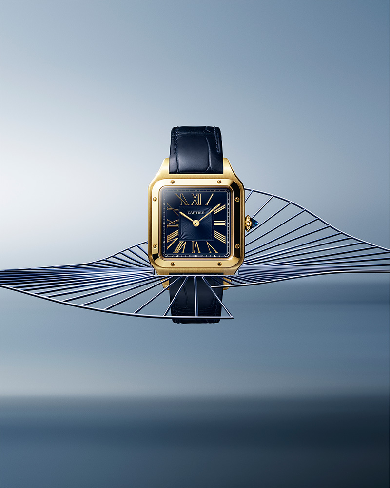 Cartier_Santos Dumont watch yellow gold_Cortina Watch_frontal lifestyle