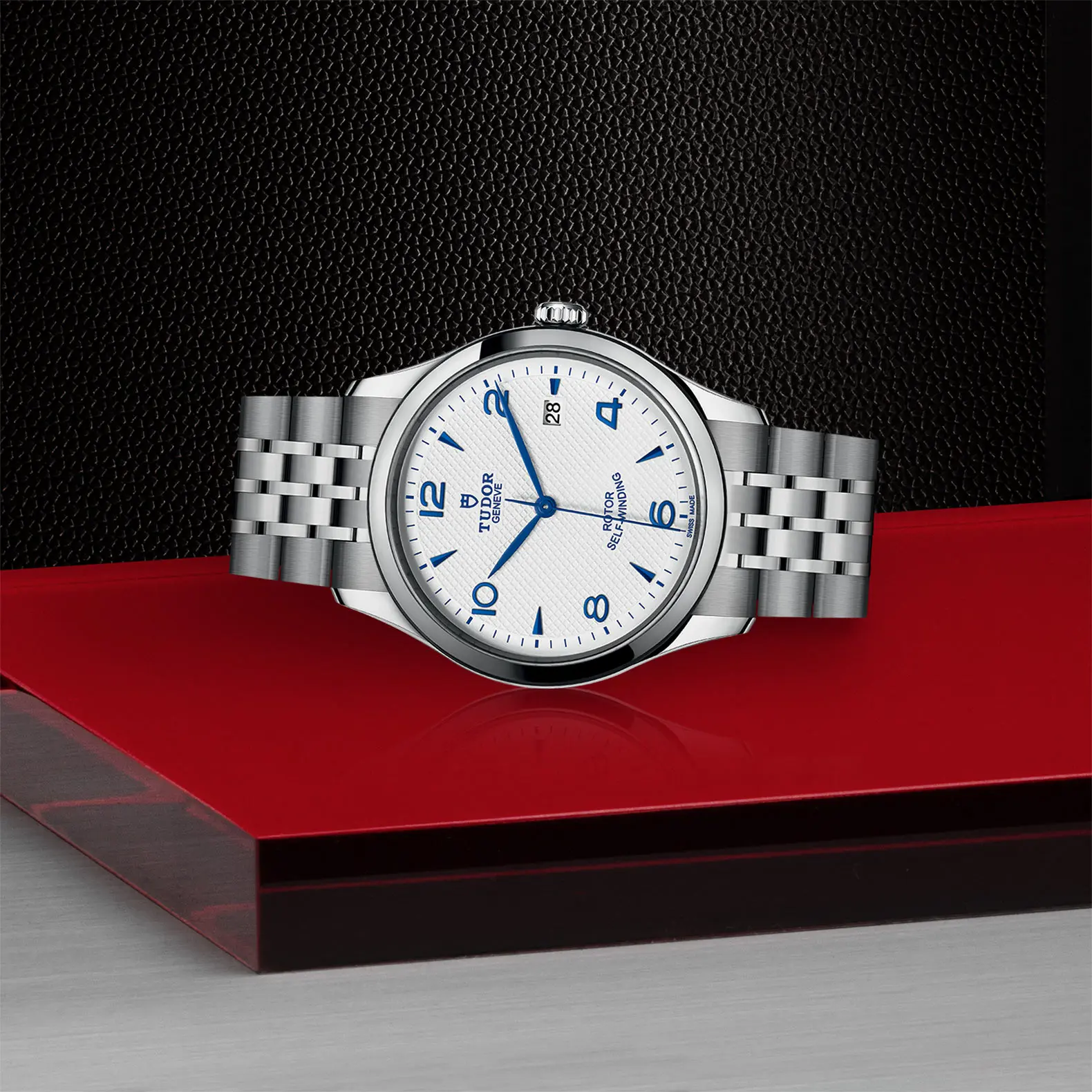 TUDORTUDOR 19261926磨光钢表壳，直径39毫米 -  at Cortina Watch Singapore
