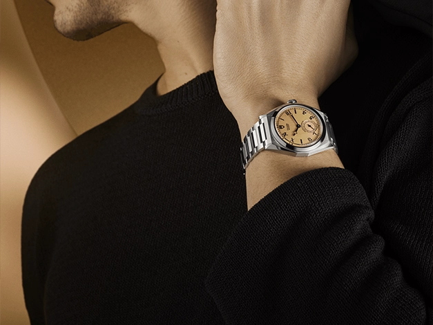 TUDORTUDOR MonarchTUDOR Monarch磨光及磨砂不锈钢刻面表壳，直径39毫米 - M2639W1A0U-0001 at Cortina Watch Singapore