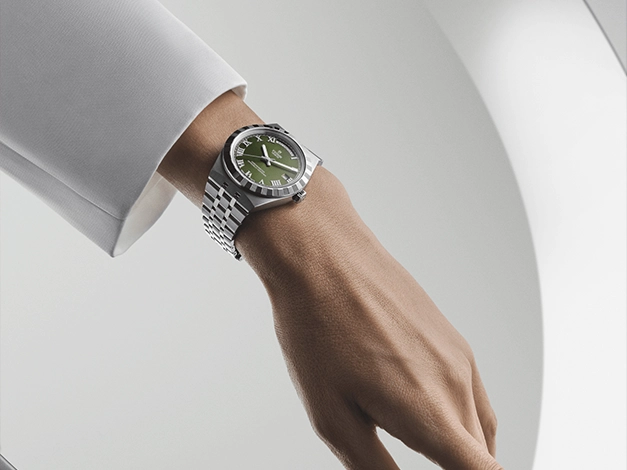 TUDORTUDOR MonarchTUDOR Monarch磨光及磨砂不锈钢刻面表壳，直径39毫米 - M2639W1A0U-0001 at Cortina Watch Singapore