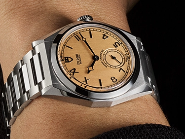 TUDORTUDOR MonarchTUDOR Monarch磨光及磨砂不锈钢刻面表壳，直径39毫米 - M2639W1A0U-0001 at Cortina Watch Singapore