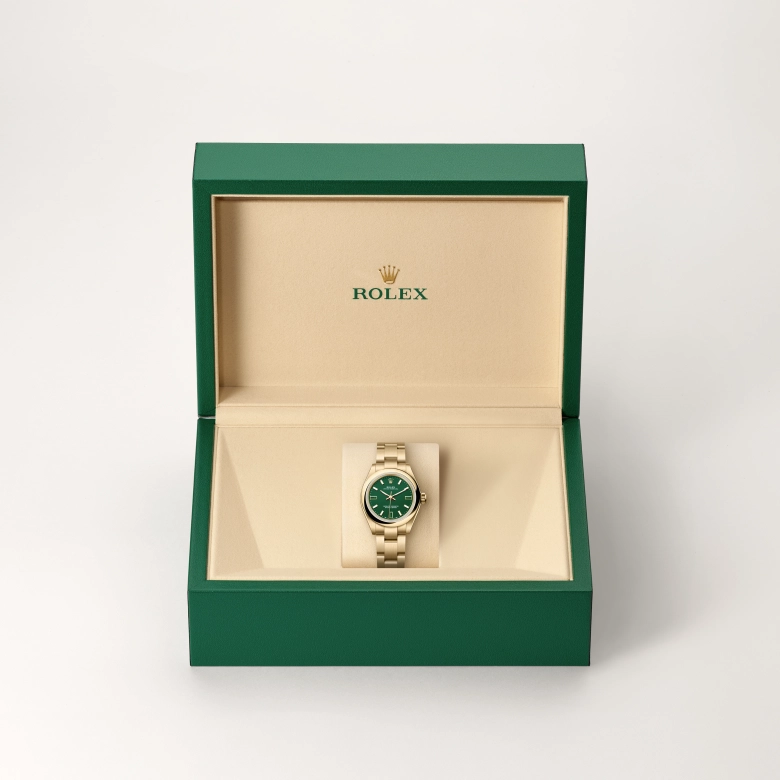 Rolex Oyster Perpetual in 18 ct yellow gold, M276208-0002 - Cortina Watch