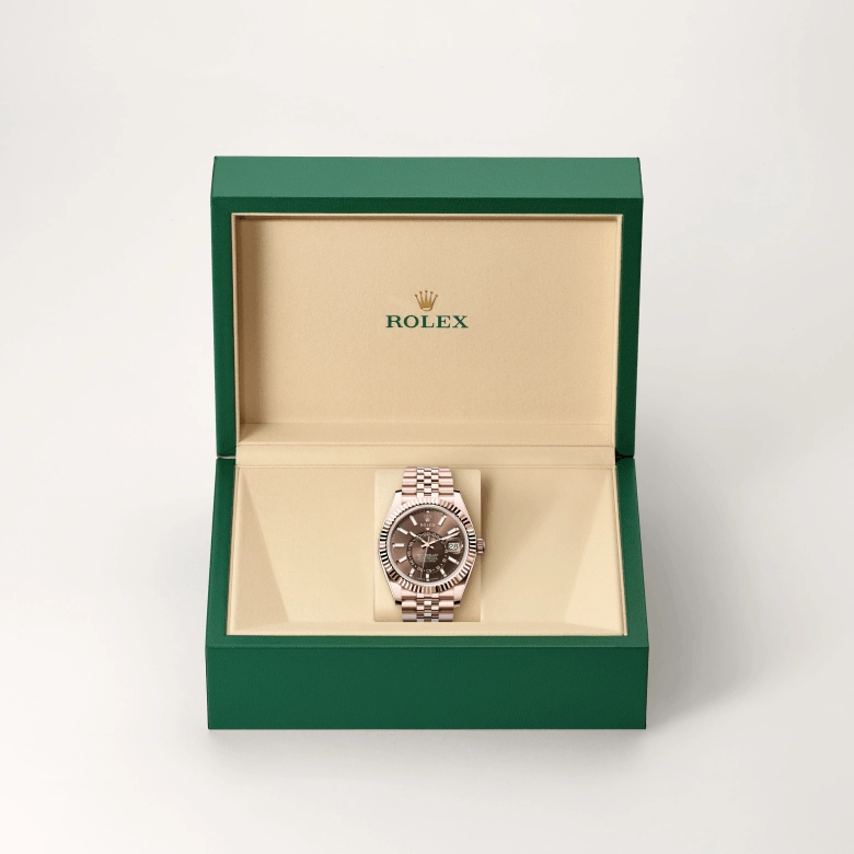 Rolex Sky-Dweller in 18 ct Everose gold, M336935-0006 - Cortina Watch