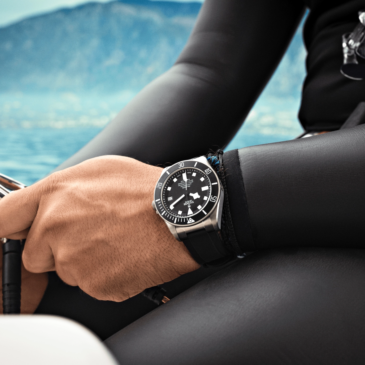 TUDORPelagosPelagos磨砂钛金属及钢表壳，直径42毫米 -  at Cortina Watch Singapore