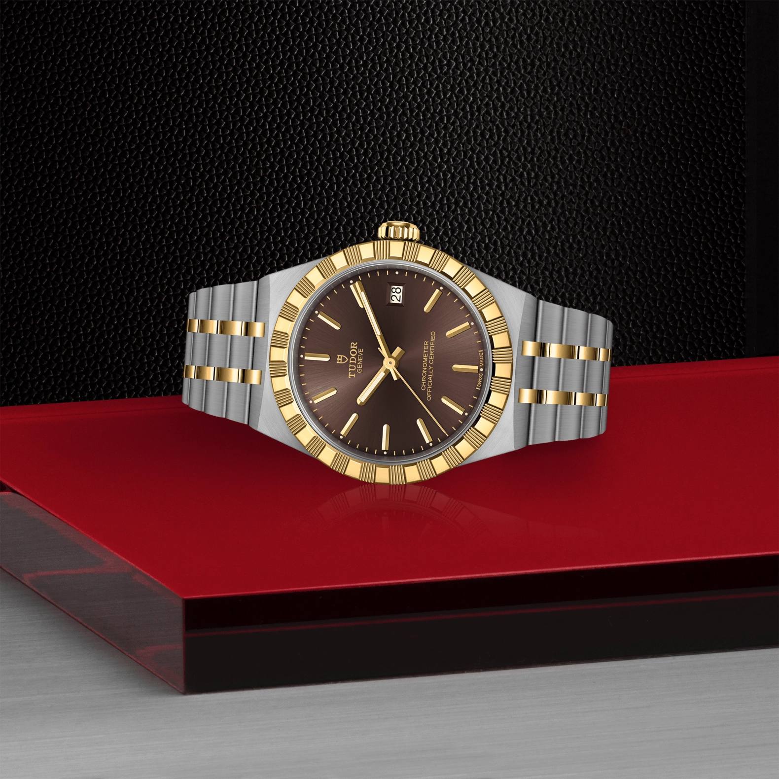 TUDORTUDOR RoyalTUDOR Royal磨光及磨砂黄金及不锈钢表壳，直径36毫米 - M2836C1A3-0001 at Cortina Watch Singapore