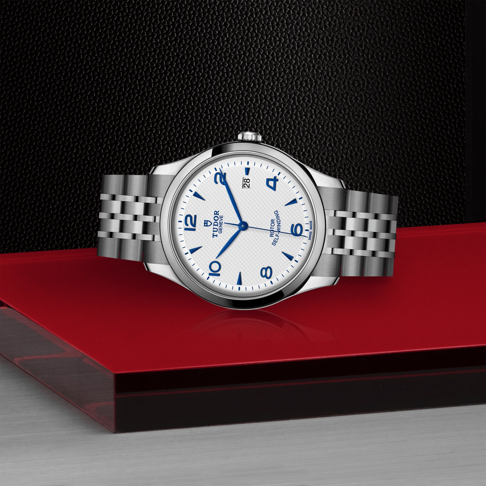 TUDORTUDOR 19261926磨光钢表壳，直径41毫米 -  at Cortina Watch Singapore